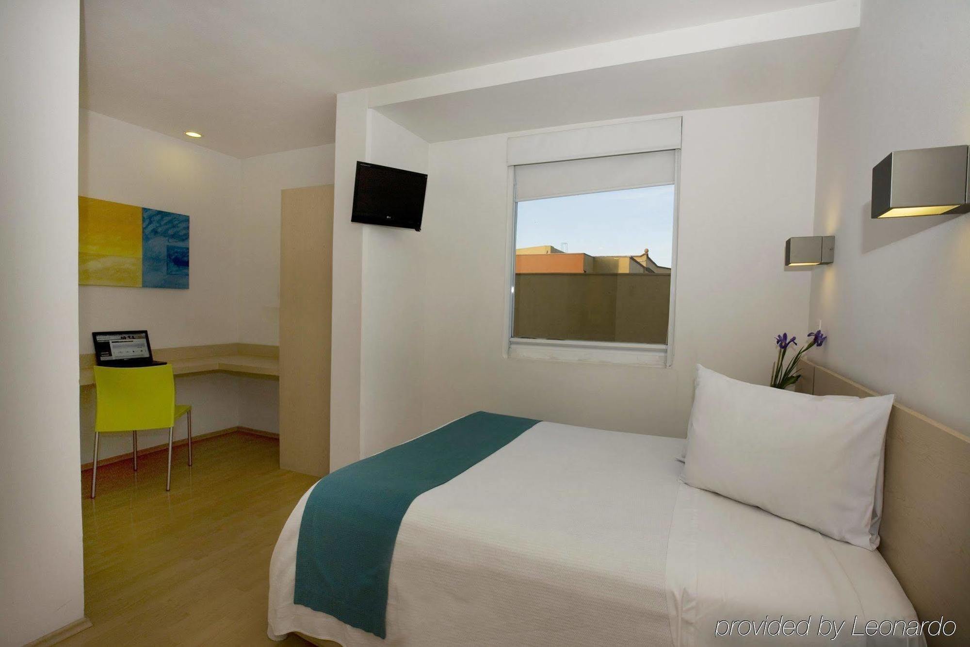Готель One Queretaro Plaza Galerias Екстер'єр фото